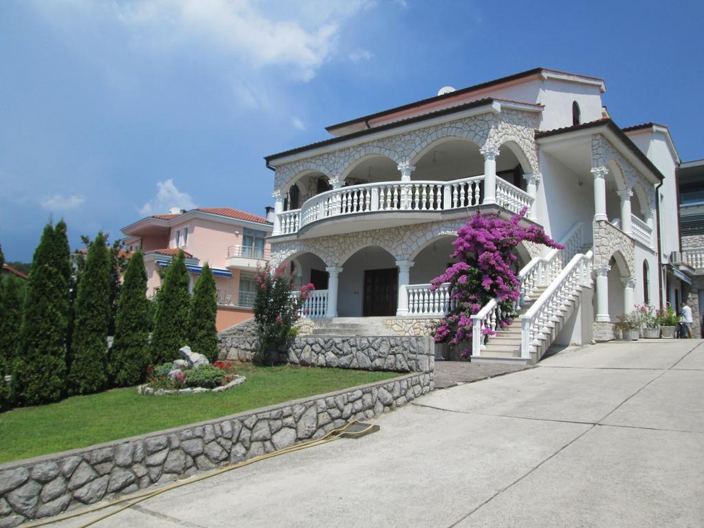 Apartments Villa Sandra Opatija Exteriör bild